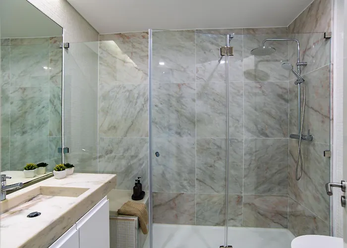 Santa Catarina - No Centro Da Com Garagem, Perto Do Timeout Market - Renovado شقة Lisboa